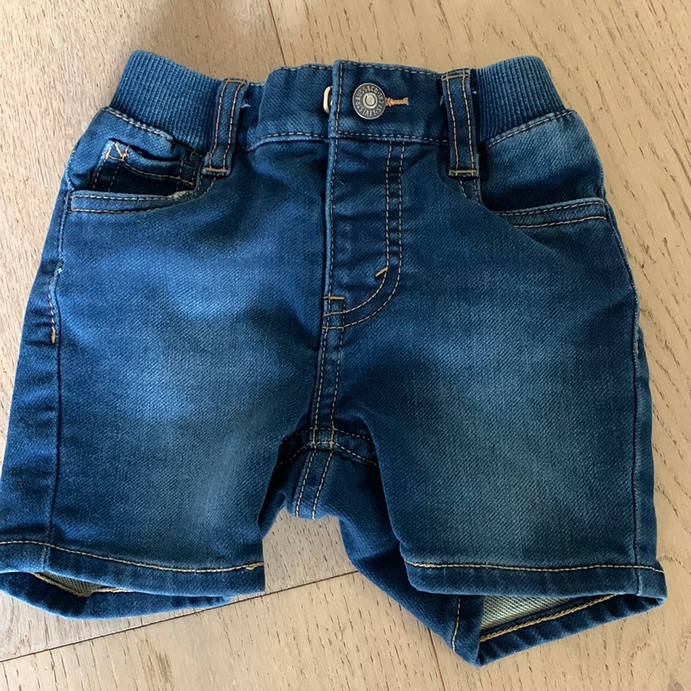 Levi’s shorts